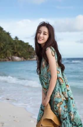 迪丽热巴的孩子照片,萌娃照片萌化网友心